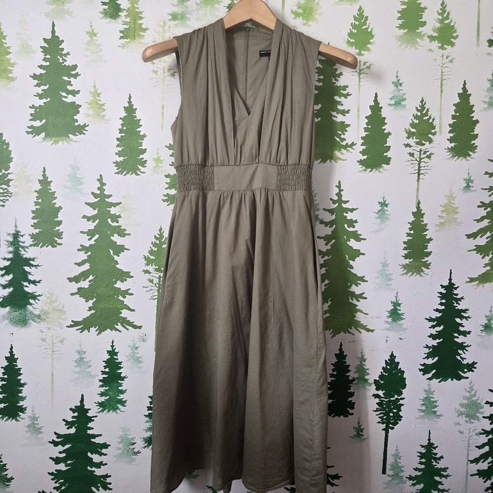 Maggy London Sleveeless Shirred Midi Dress